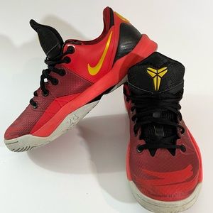 Nike Zoom Kobe Venomenom 4 YOTH -Year of the horse release 2/05/2014 - Pre owned